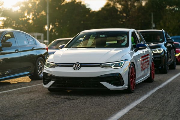 Comment installer un système d'intercom Bluetooth sur une Honda Goldwing pour une communication en route ?