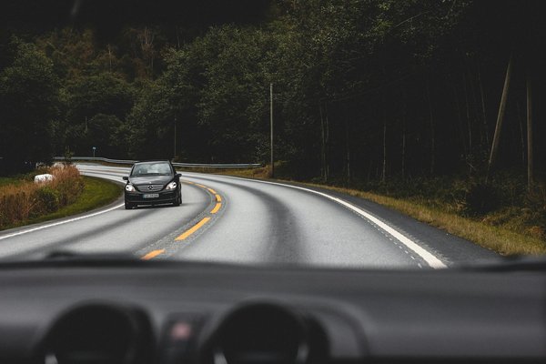 Comment les innovations en matière de capteurs de stationnement influencent-elles la sécurité des véhicules utilitaires lourds?